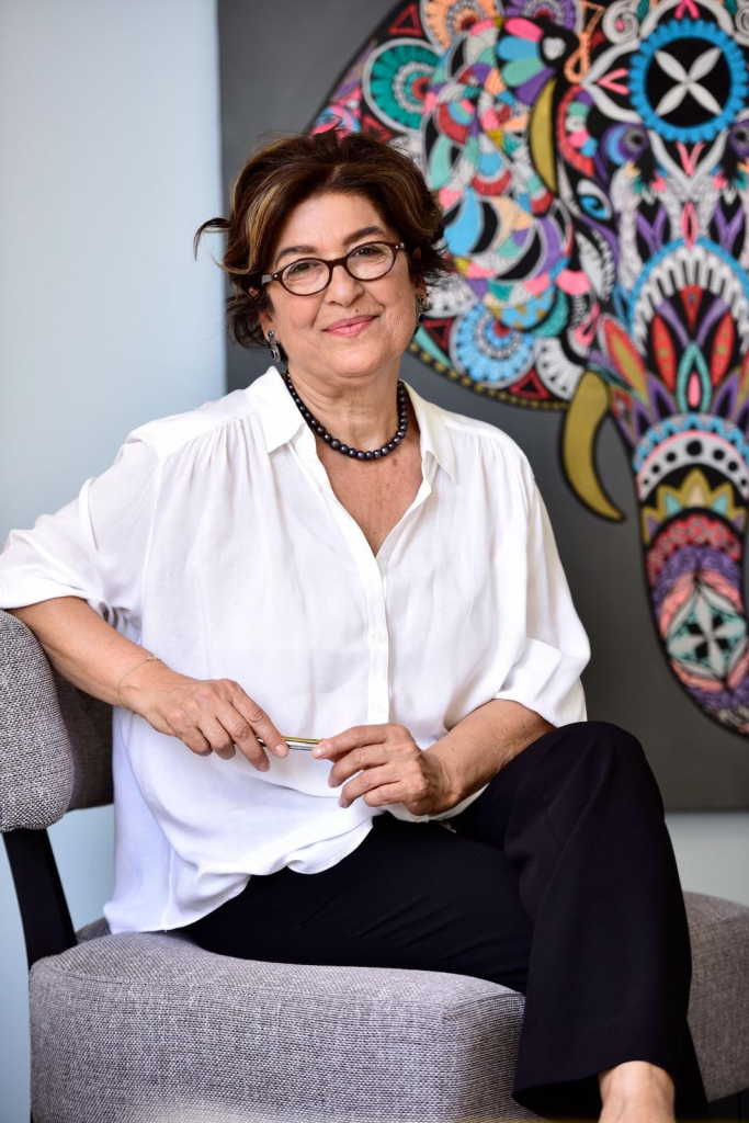 Yasemin Pakkan, eğitimin neden yeni bir modele ihtiyaç duyduğunu anlatıyor.